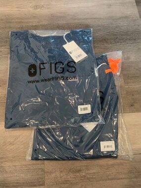 Figs scrub set